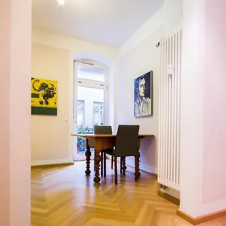 Qube Bergheim Apartment